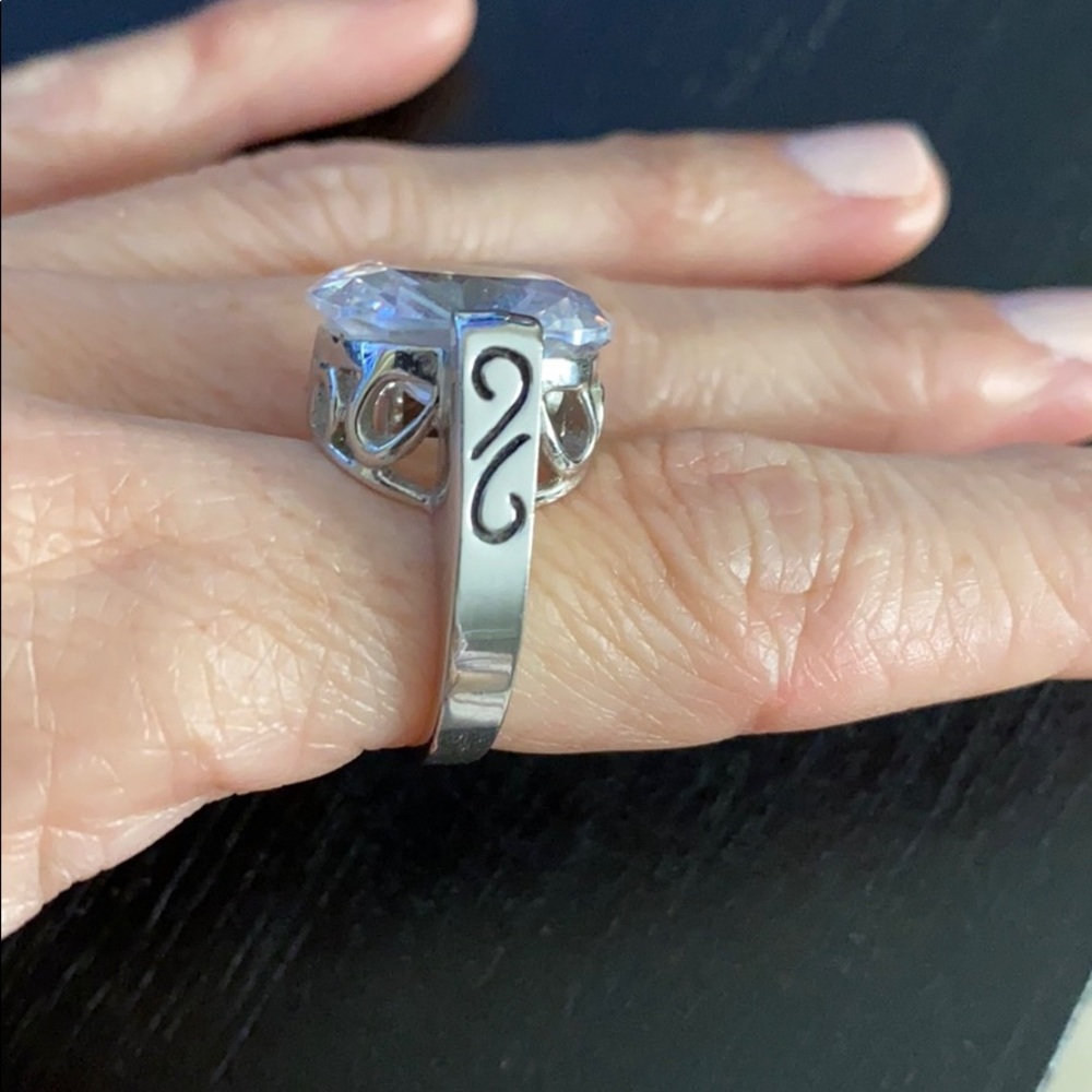 Ring - Picture 2 of 5